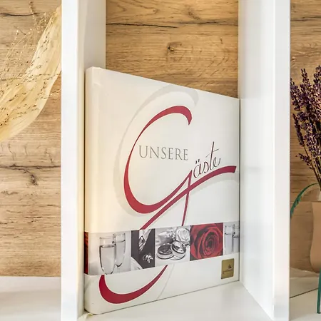 Hafenstrasse 22a 1 * זינקסט